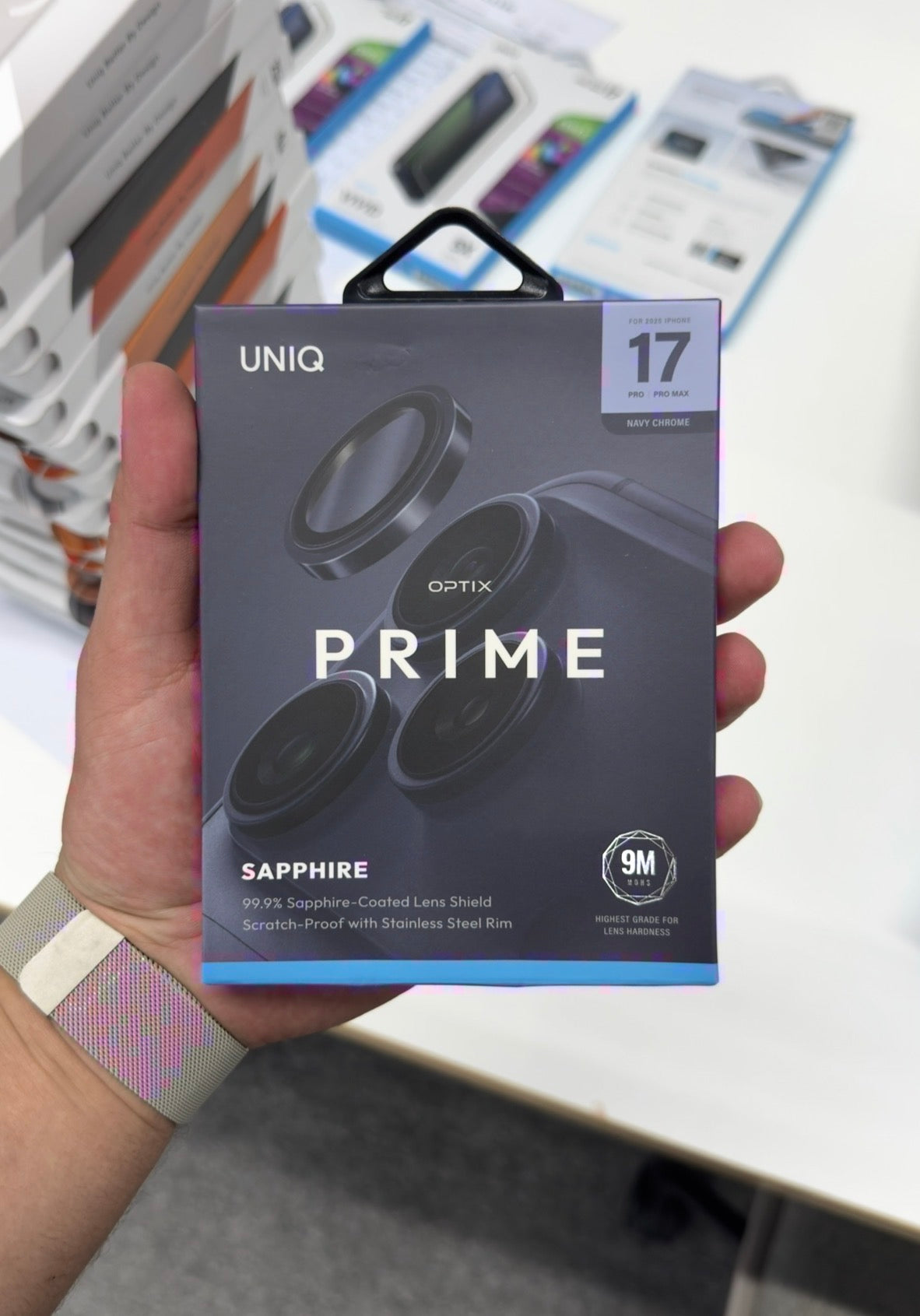 عدسات ياقوت ايفون 17 UNIQ